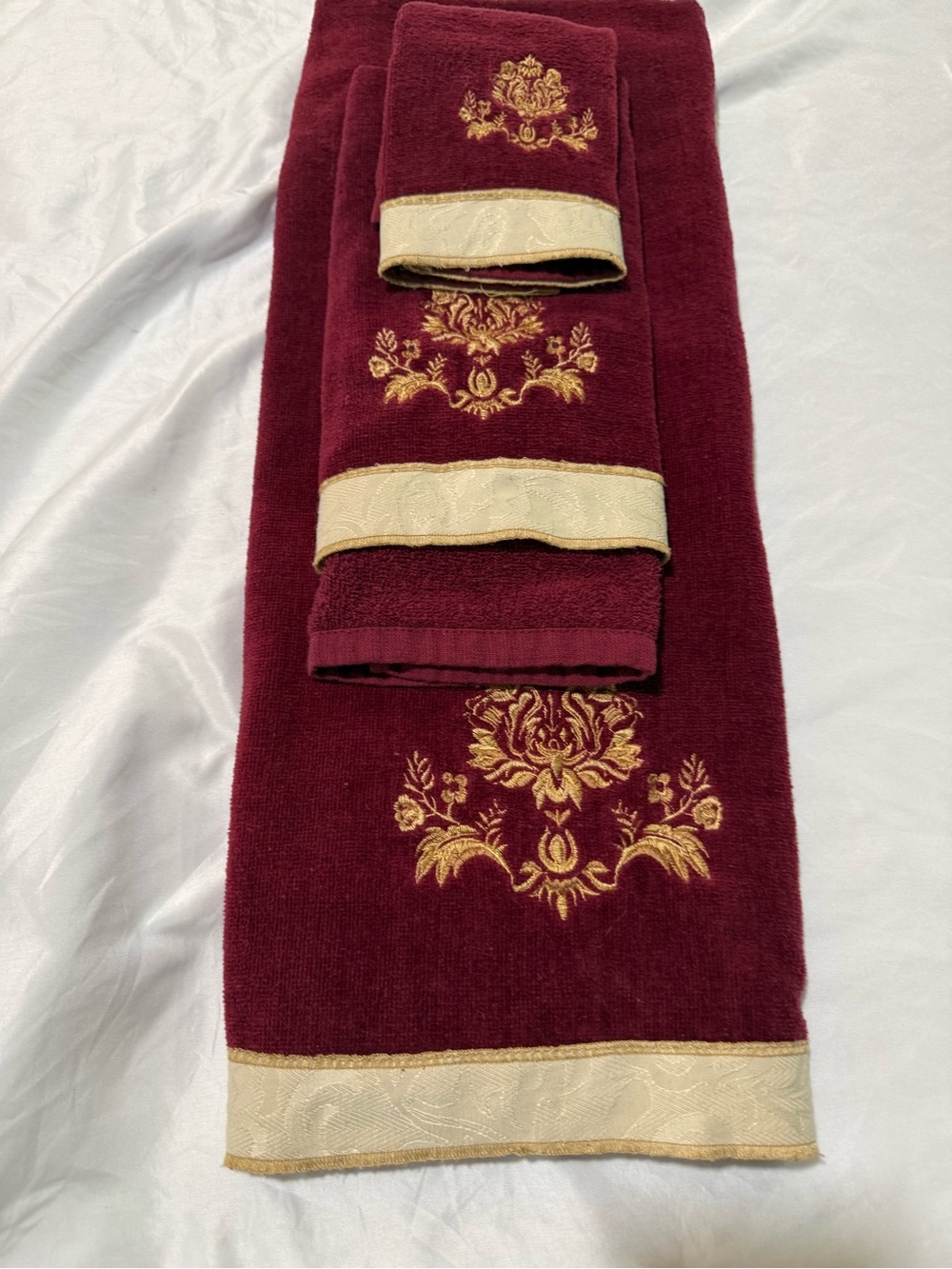 Embroidered Burgundy and Gold Accent Bath Towel Set
